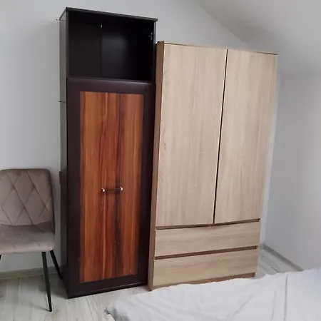 Pod Lasem Hostel Altanka